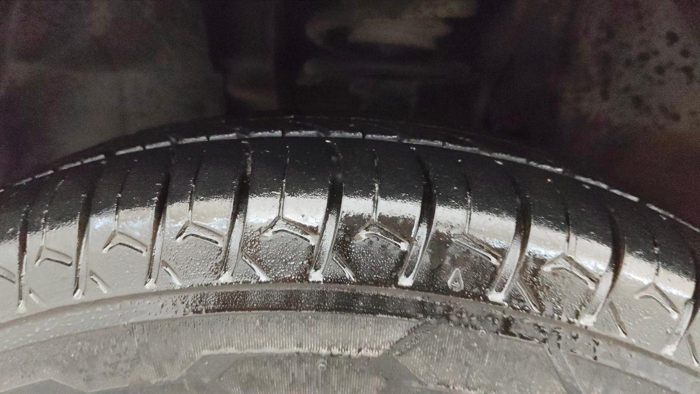 2019 Renault TRIBER RXT, Petrol, Manual, 70,698 km, Left Front Tyre Tread