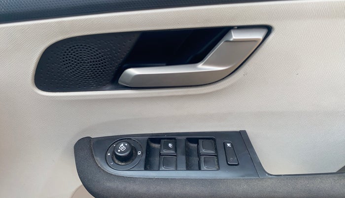 2023 Tata ALTROZ XZA + SUNROOF, Petrol, Automatic, 24,105 km, Driver Side Door Panels Control