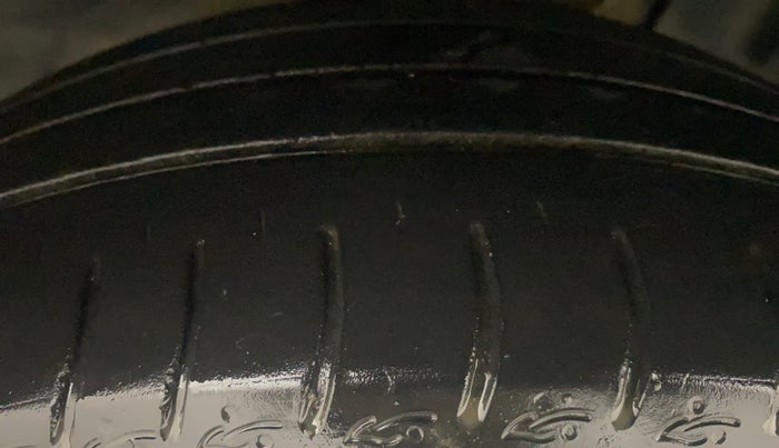 2023 Tata ALTROZ XZA + SUNROOF, Petrol, Automatic, 24,105 km, Left Front Tyre Tread