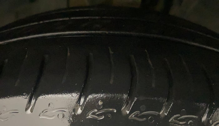 2023 Tata ALTROZ XZA + SUNROOF, Petrol, Automatic, 24,105 km, Right Front Tyre Tread