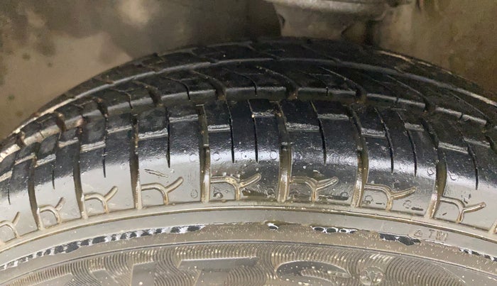 2016 Maruti Alto 800 LXI, Petrol, Manual, 1,22,112 km, Left Front Tyre Tread