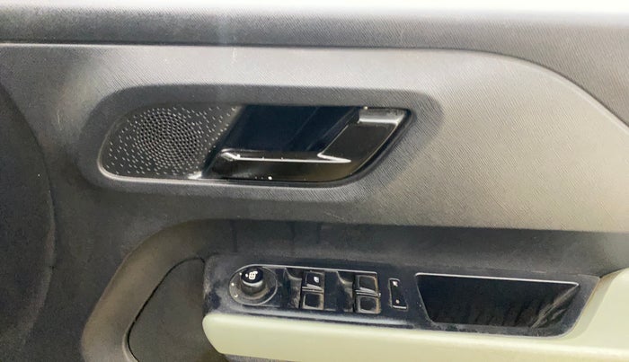 2022 Tata PUNCH ADVENTURE MT, Petrol, Manual, 78,505 km, Driver Side Door Panels Control