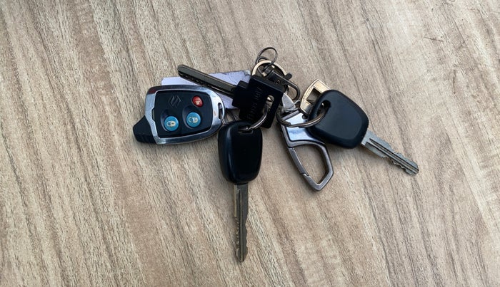 2016 Maruti Wagon R 1.0 LXI CNG, CNG, Manual, 66,397 km, Key Close Up