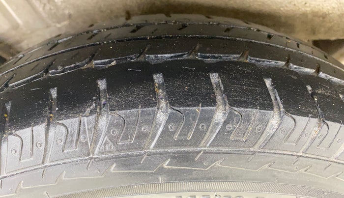 2016 Maruti Wagon R 1.0 LXI CNG, CNG, Manual, 66,397 km, Right Rear Tyre Tread