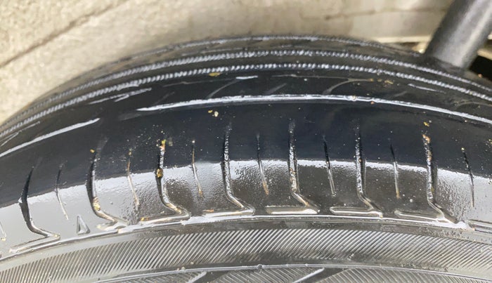 2016 Maruti Wagon R 1.0 LXI CNG, CNG, Manual, 66,397 km, Left Rear Tyre Tread