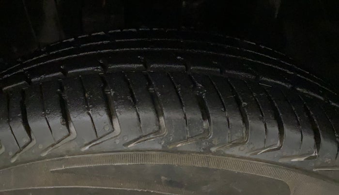 2016 Renault Kwid RXT 0.8, Petrol, Manual, 41,393 km, Left Front Tyre Tread