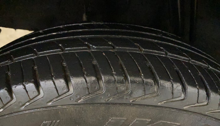 2016 Renault Kwid RXT 0.8, Petrol, Manual, 41,393 km, Right Rear Tyre Tread