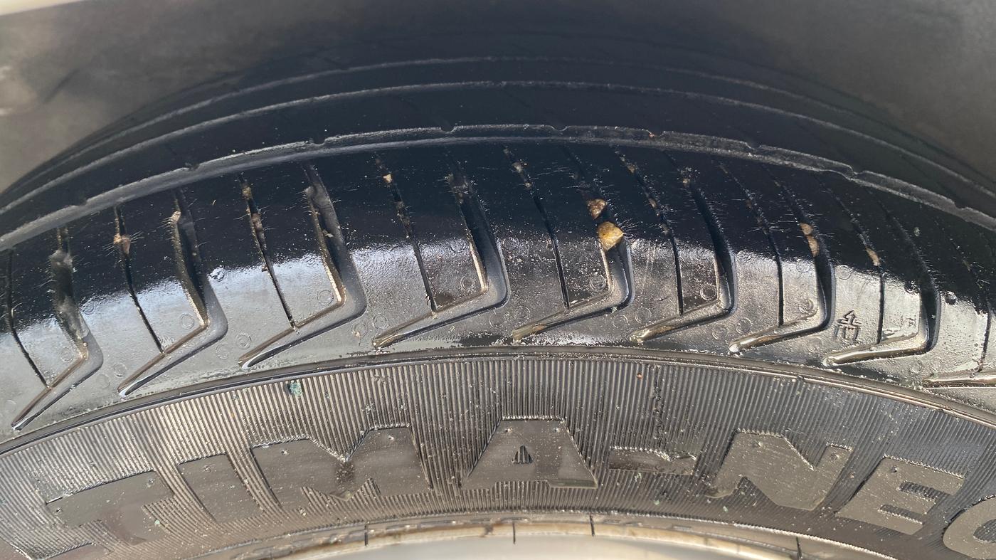 2014 Hyundai i10 MAGNA 1.1, Petrol, Manual, 1,31,589 km, Right Rear Tyre Tread