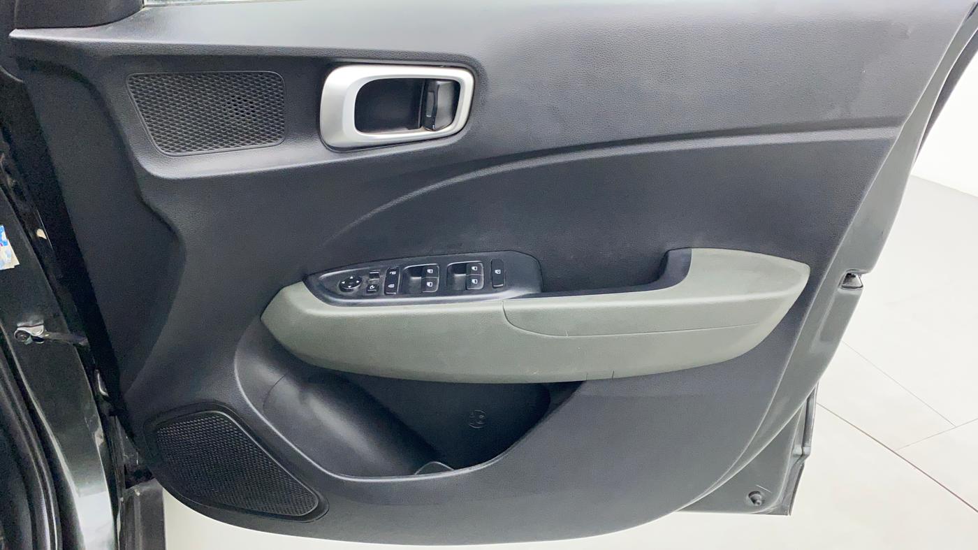 2021 Hyundai VENUE S Plus MT 1.2 Kappa, Petrol, Manual, 29,335 km, Driver Side Door Panels Control