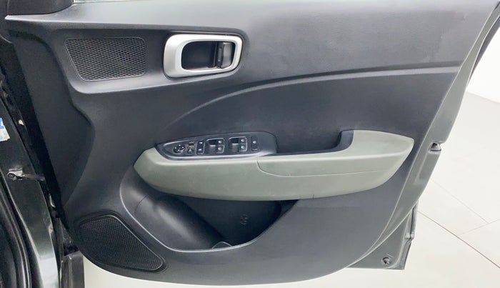 2021 Hyundai VENUE S Plus MT 1.2 Kappa, Petrol, Manual, 29,335 km, Driver Side Door Panels Control