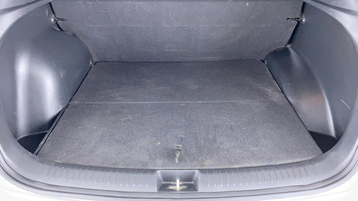 2015 Hyundai Creta 1.4 S PLUS, Diesel, Manual, 51,983 km, Boot Inside