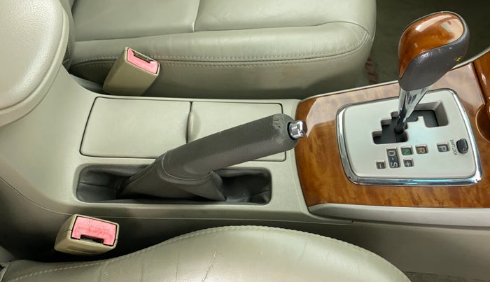 2011 Toyota Corolla Altis VL AT, Petrol, Automatic, 24,980 km, Gear Lever