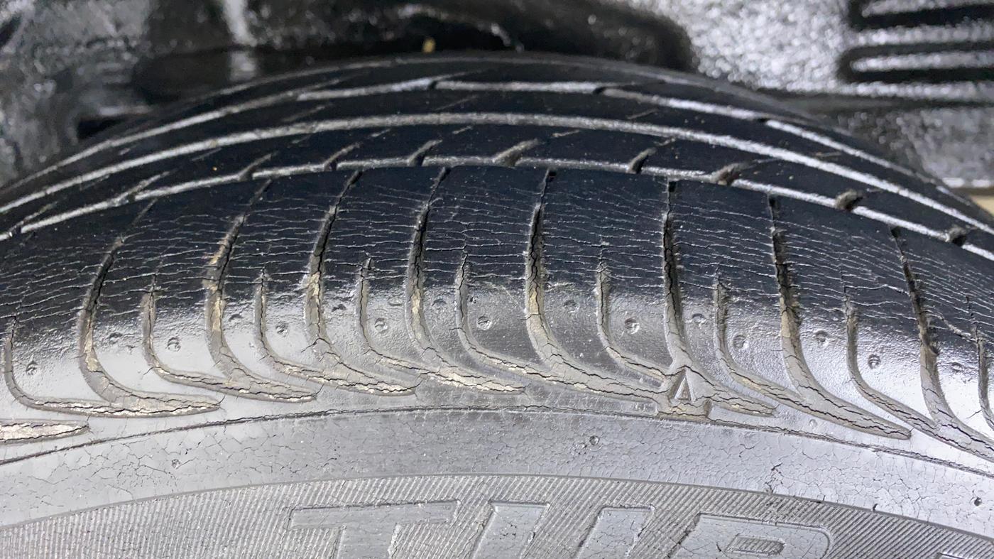 2011 Toyota Corolla Altis VL AT, Petrol, Automatic, 24,980 km, Left Rear Tyre Tread
