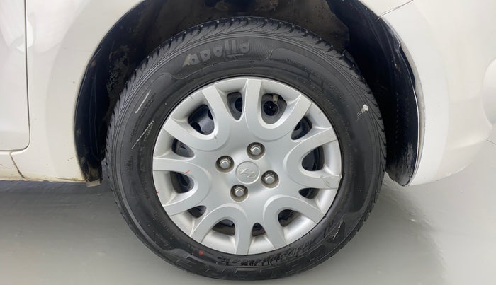 2011 Hyundai i20 MAGNA 1.2 VTVT, Petrol, Manual, 27,449 km, Right Front Wheel