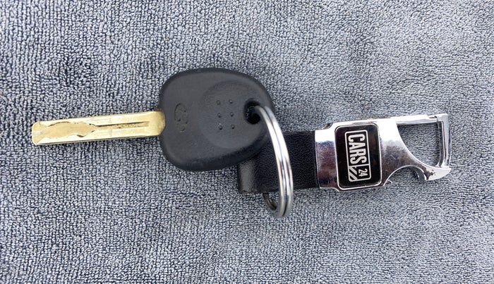 2011 Hyundai i20 MAGNA 1.2 VTVT, Petrol, Manual, 27,449 km, Key Close Up