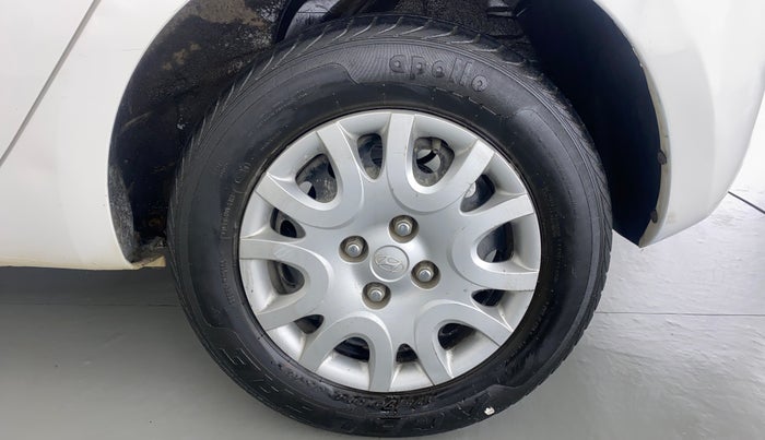 2011 Hyundai i20 MAGNA 1.2 VTVT, Petrol, Manual, 27,449 km, Left Rear Wheel