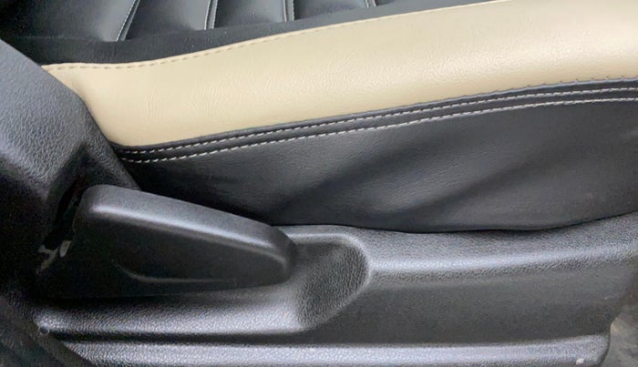 2017 Renault Kwid RXL 1.0 AMT, Petrol, Automatic, 13,272 km, Driver Side Adjustment Panel