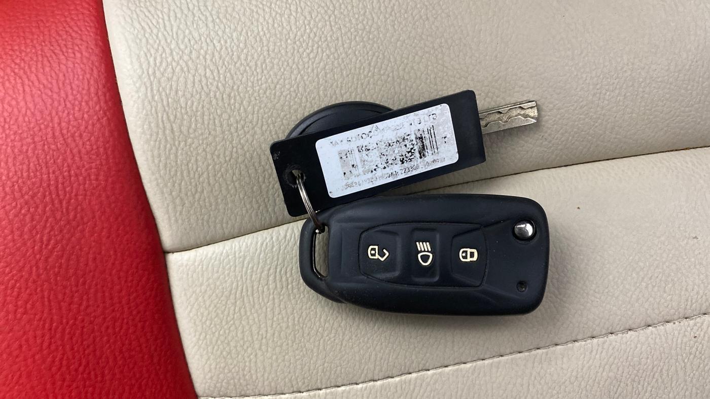2019 Tata TIAGO NRG PETROL, Petrol, Manual, 57,522 km, Key Close Up