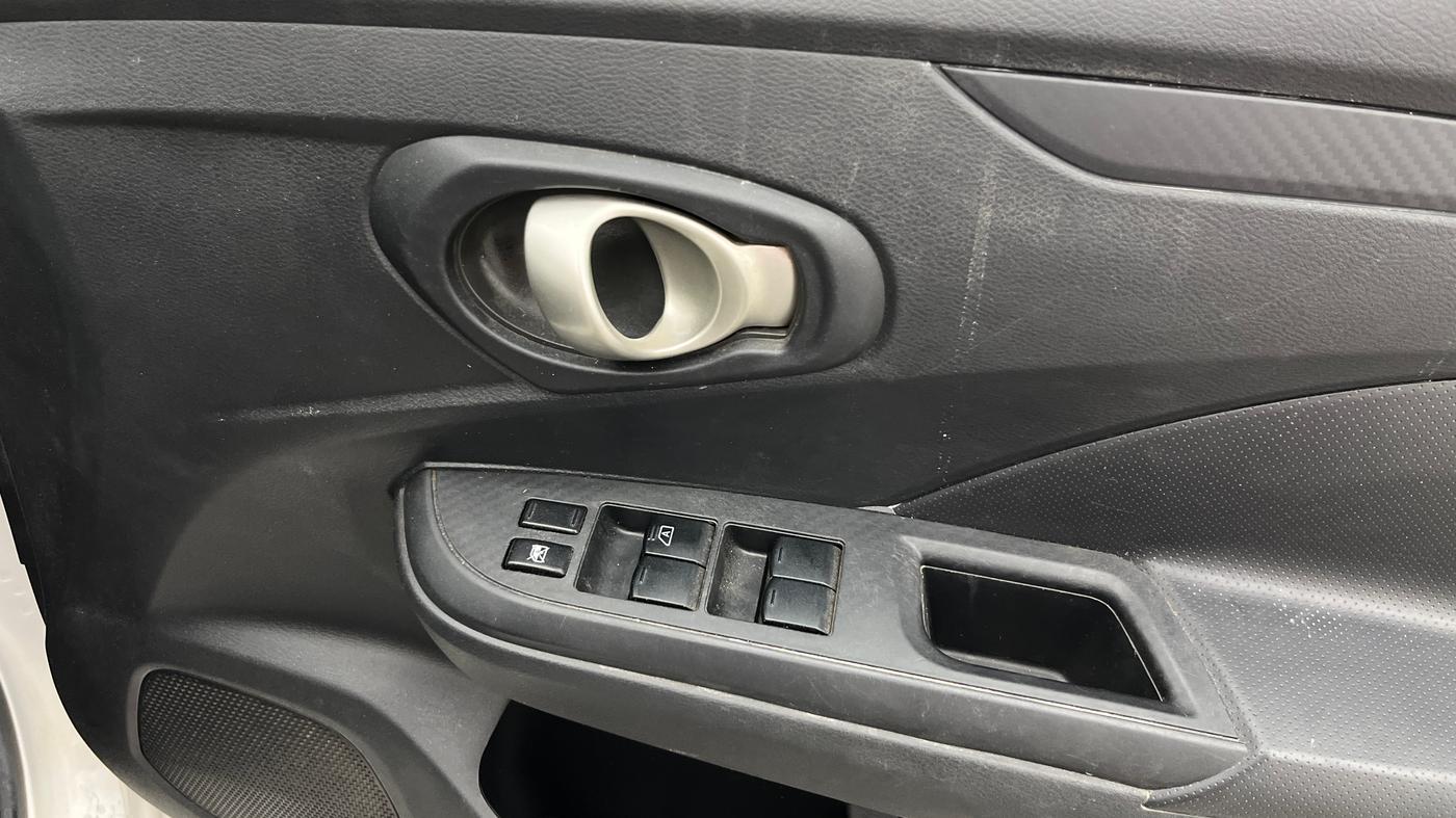 2019 Datsun Go Plus T(O), Petrol, Manual, 62,971 km, Driver Side Door Panels Control