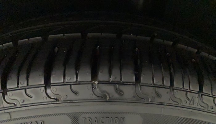 2016 Maruti Baleno DELTA PETROL 1.2, CNG, Manual, 25,312 km, Left Rear Tyre Tread