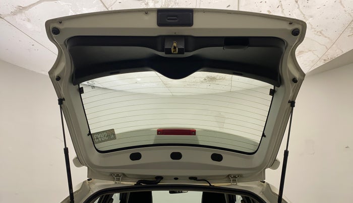 2016 Maruti Baleno DELTA PETROL 1.2, CNG, Manual, 25,312 km, Boot Door Open