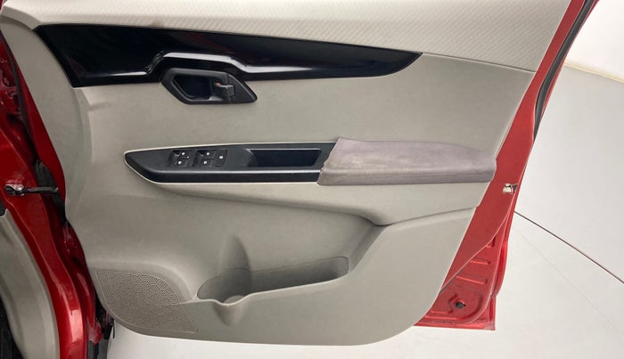 2016 Mahindra Kuv100 K8 D 5 STR, Diesel, Manual, 72,607 km, Driver Side Door Panels Control