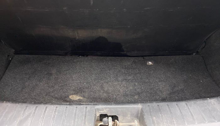 2016 Mahindra Kuv100 K8 D 5 STR, Diesel, Manual, 72,607 km, Boot Inside