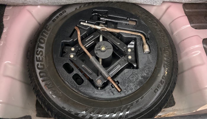 2016 Mahindra Kuv100 K8 D 5 STR, Diesel, Manual, 72,607 km, Spare Tyre