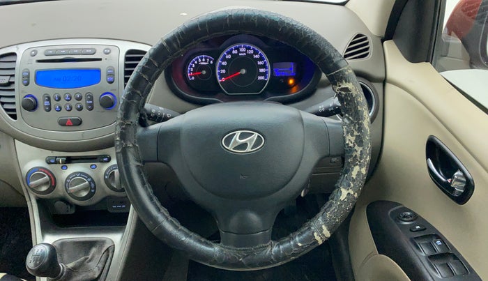 2011 Hyundai i10 SPORTZ 1.2 KAPPA2, Petrol, Manual, 98,801 km, Steering Wheel Close Up
