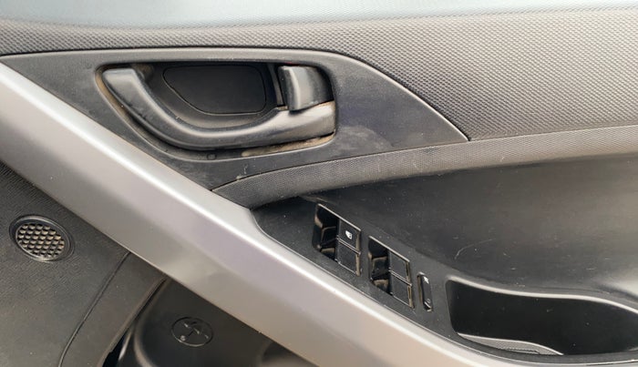 2022 Tata NEXON XM PETROL, Petrol, Manual, 67,121 km, Driver Side Door Panels Control