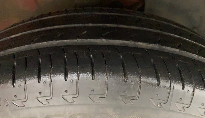 2017 Maruti IGNIS DELTA 1.2, Petrol, Manual, 25,353 km, Right Front Tyre Tread