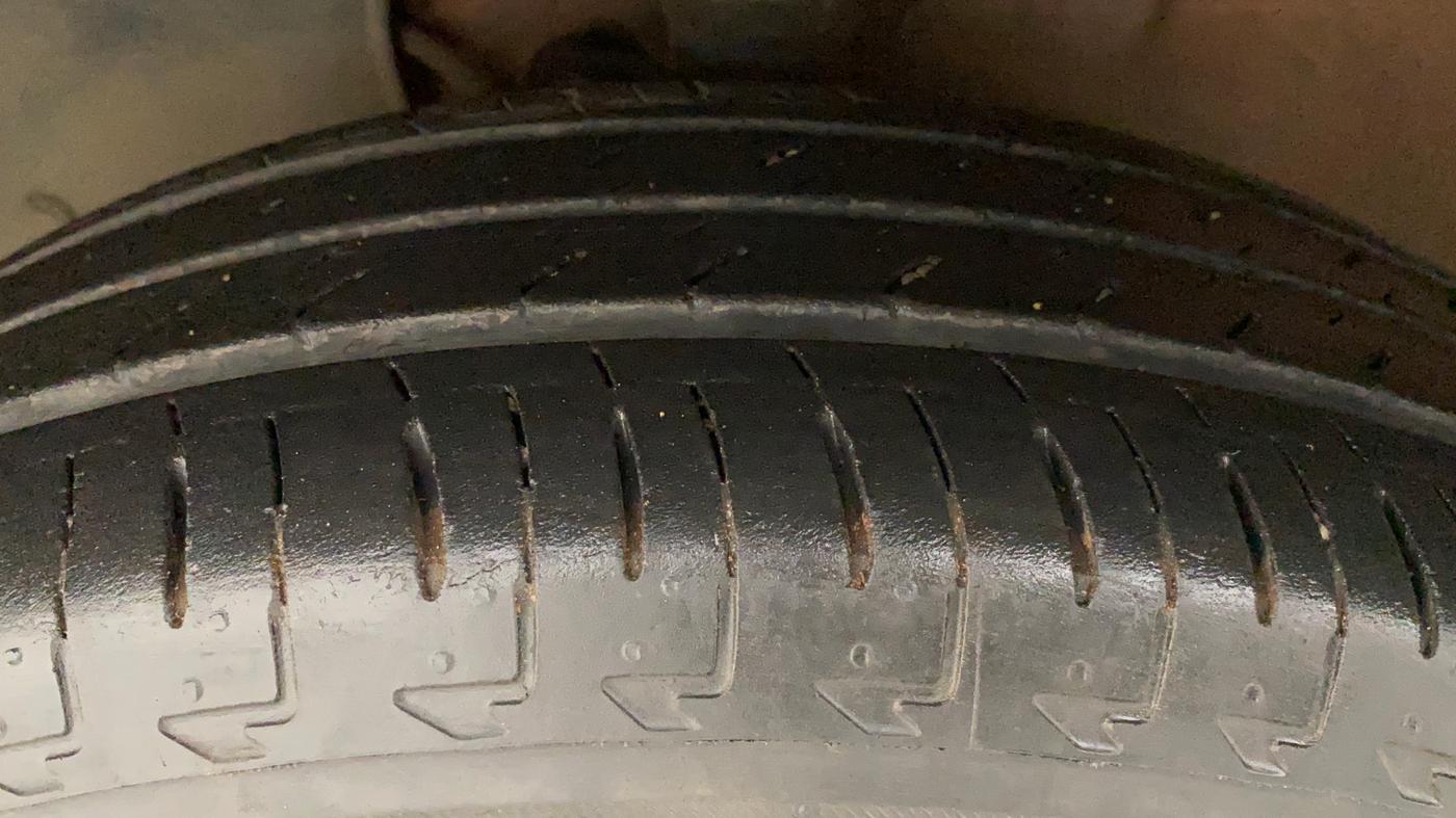 2017 Maruti IGNIS DELTA 1.2, Petrol, Manual, 25,353 km, Left Front Tyre Tread