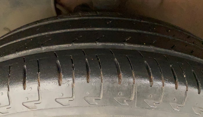 2017 Maruti IGNIS DELTA 1.2, Petrol, Manual, 25,353 km, Left Front Tyre Tread