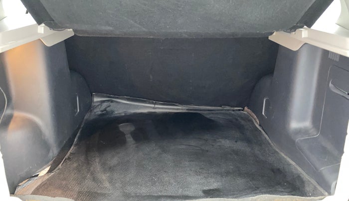 2014 Renault Duster 85 PS RXL PLUS DIESEL, Diesel, Manual, 76,863 km, Boot Inside