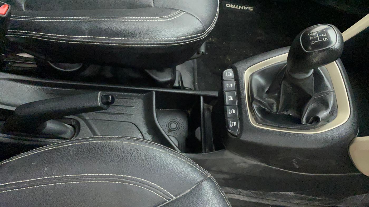 2019 Hyundai NEW SANTRO SPORTZ MT, Petrol, Manual, 15,065 km, Gear Lever