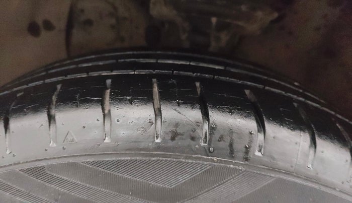 2016 Hyundai Elite i20 ASTA 1.2, Petrol, Manual, 22,501 km, Left Front Tyre Tread