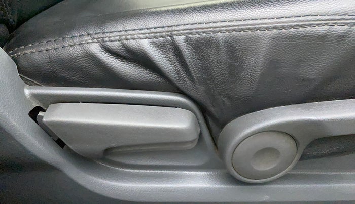 2010 Maruti Swift ZXI, Petrol, Manual, 74,430 km, Driver Side Adjustment Panel