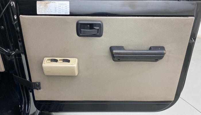 2015 Mahindra Thar CRDE 4X4 BS IV, Diesel, Manual, 50,588 km, Driver Side Door Panels Control