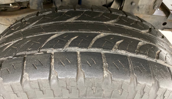 2015 Mahindra Thar CRDE 4X4 BS IV, Diesel, Manual, 50,588 km, Right Front Tyre Tread