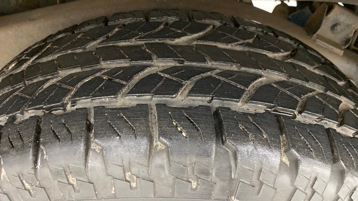 2015 Mahindra Thar CRDE 4X4 BS IV, Diesel, Manual, 50,588 km, Right Rear Tyre Tread