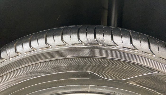 2017 Ford Ecosport TITANIUM 1.5L PETROL AT, Petrol, Automatic, 73,284 km, Left Rear Tyre Tread