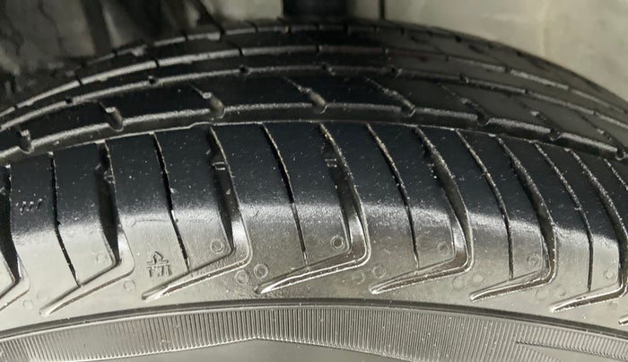 2022 Maruti New Wagon-R LXI 1.0 L, Petrol, Manual, 3,729 km, Left Front Tyre Tread