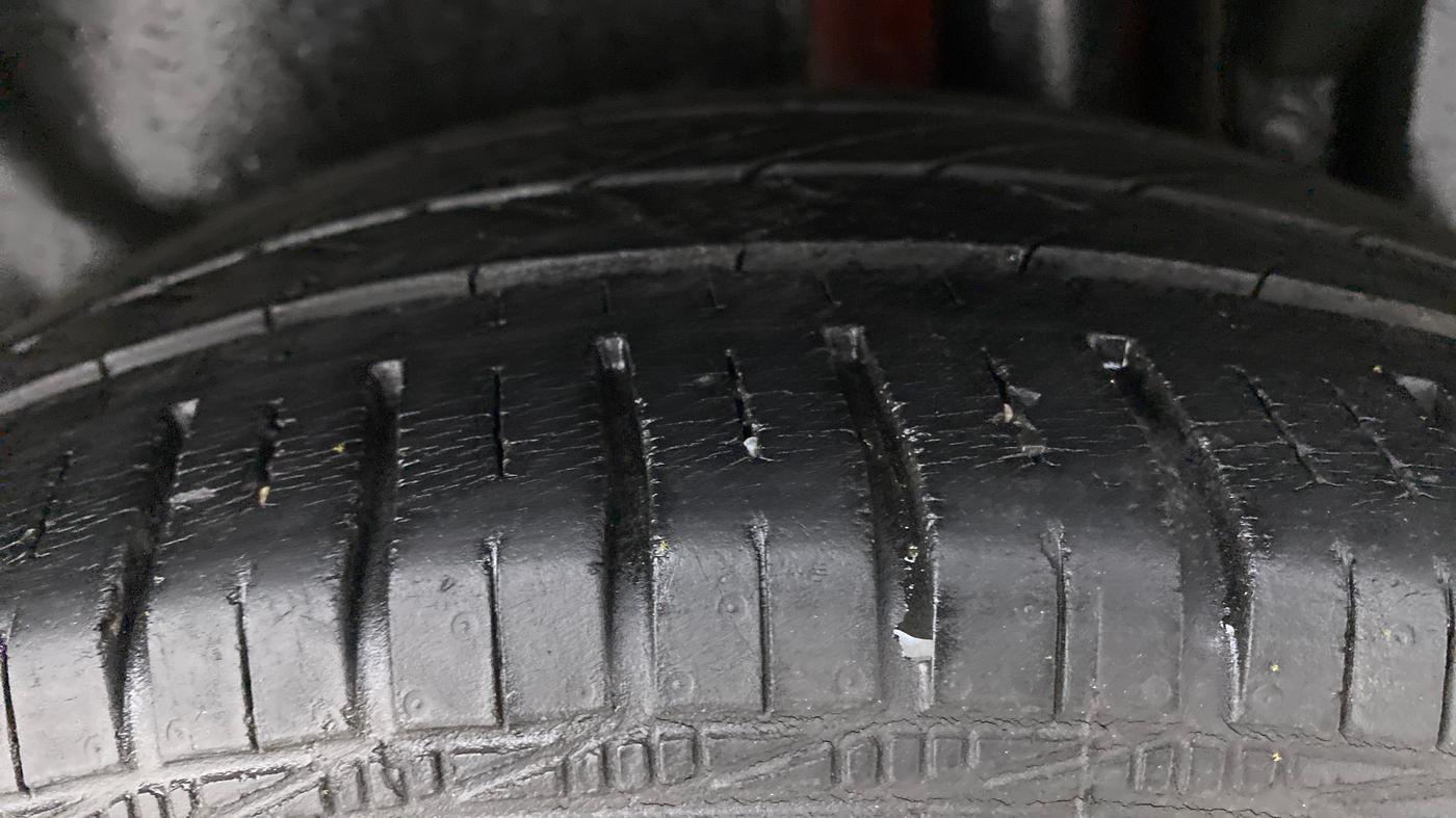 2015 Maruti Swift Dzire ZXI 1.2 BS IV, Petrol, Manual, 37,341 km, Left Rear Tyre Tread