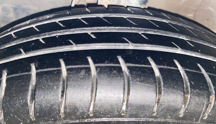 2020 Maruti New Wagon-R LXI CNG (O) 1.0, CNG, Manual, 70,795 km, Left Front Tyre Tread