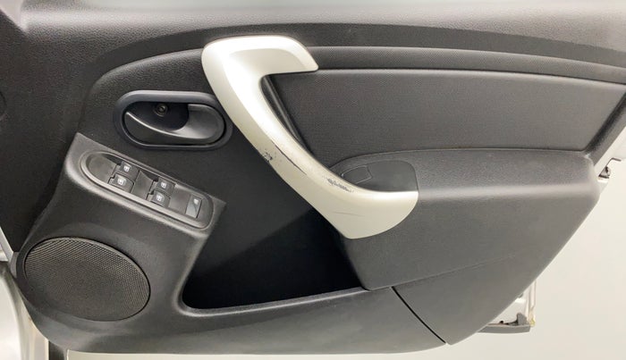 2016 Nissan Terrano XE 85 PS DEISEL, Diesel, Manual, 35,832 km, Driver Side Door Panels Control