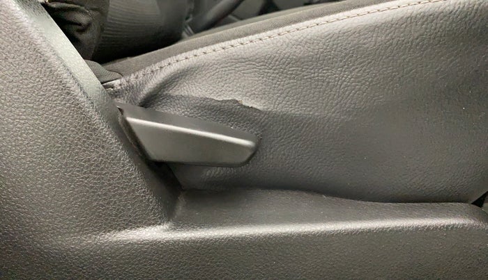 2016 Nissan Terrano XE 85 PS DEISEL, Diesel, Manual, 35,832 km, Driver Side Adjustment Panel