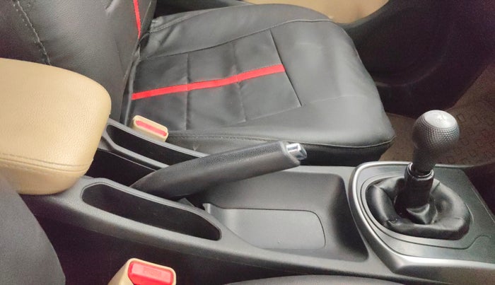2015 Honda City 1.5L I-VTEC VX (O) MT, Petrol, Manual, 1,20,942 km, Gear Lever
