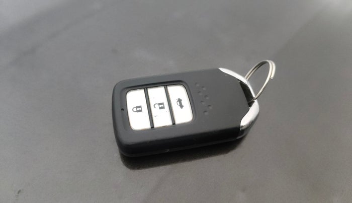 2015 Honda City 1.5L I-VTEC VX (O) MT, Petrol, Manual, 1,20,942 km, Key Close Up