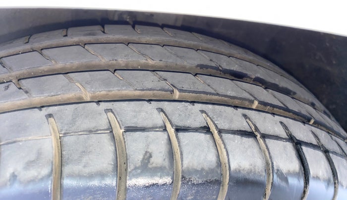 2013 Hyundai i20 MAGNA 1.4 CRDI, Diesel, Manual, 72,004 km, Left Front Tyre Tread