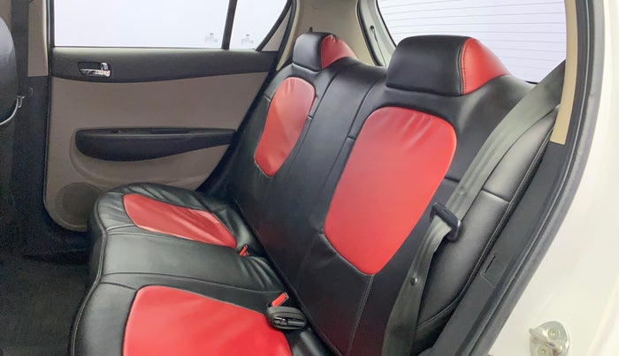 2013 Hyundai i20 MAGNA 1.4 CRDI, Diesel, Manual, 72,004 km, Right Side Rear Door Cabin